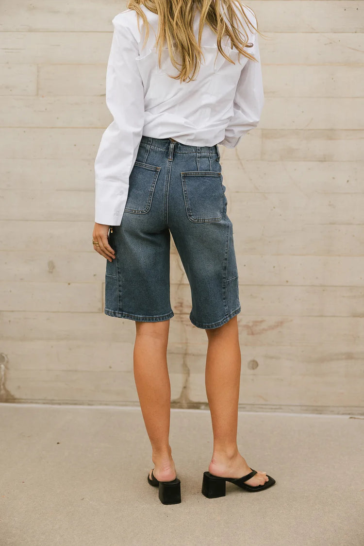 Two back pockets bermuda in denim 