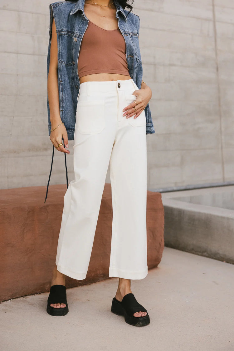 Two hand pockets pants in cream 