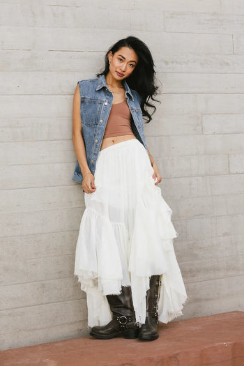 Tiered skirt in cream 