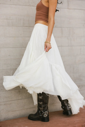 Flowy style skirt in cream 