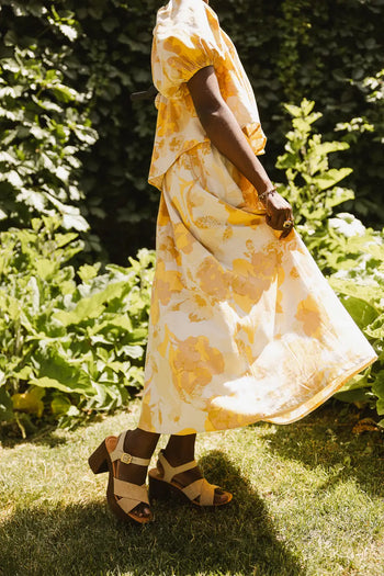 Midi skirt in yellow 