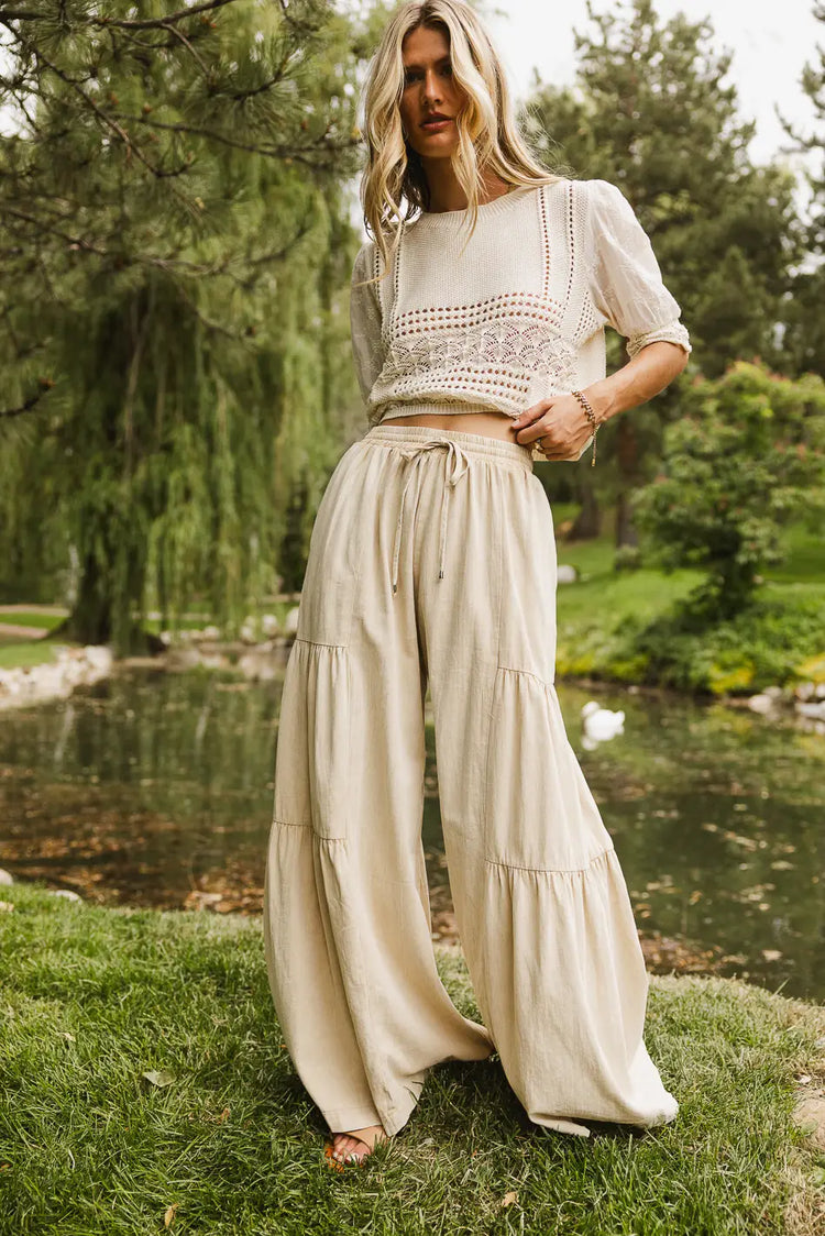 Elastic waist pants in cream 