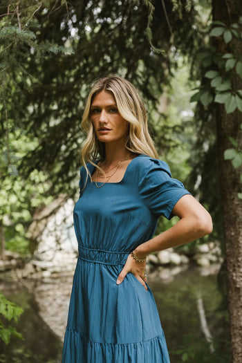 Short sleeves dress in teal 