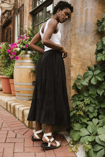 Elastic waist skirt in black 