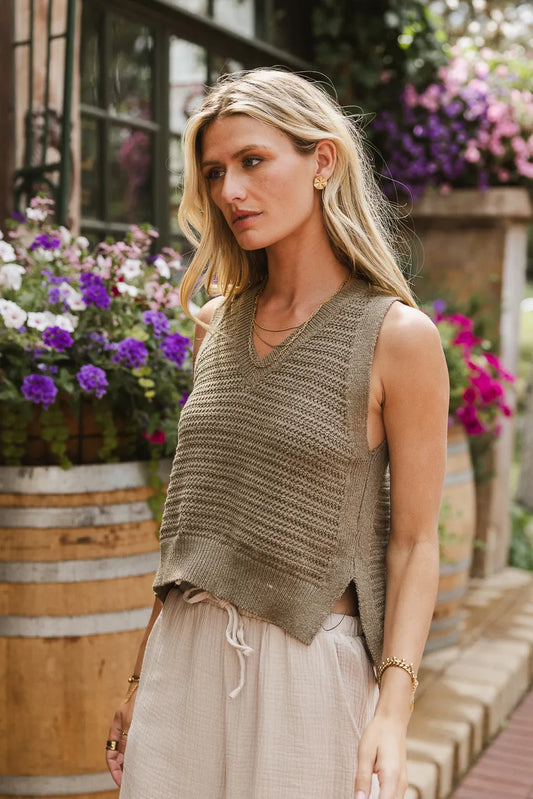 Sleeveless top in olive 