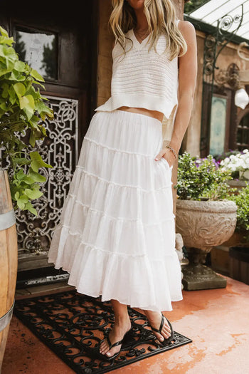Two hand pockets midi skirt in white 
