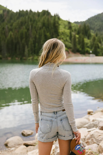 Plain color top in grey 
