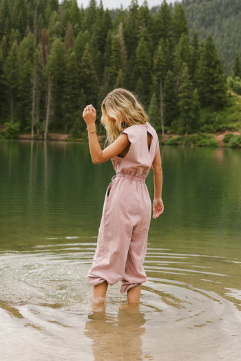 Short sleeves jumpsuit in pink 