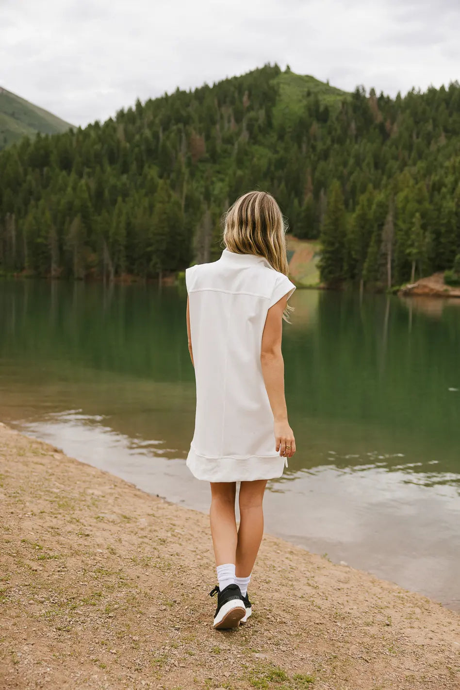 Plain color dress in ivory 