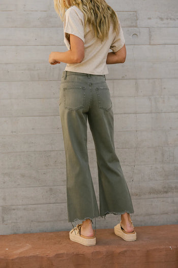 Two back pockets denim jeans 