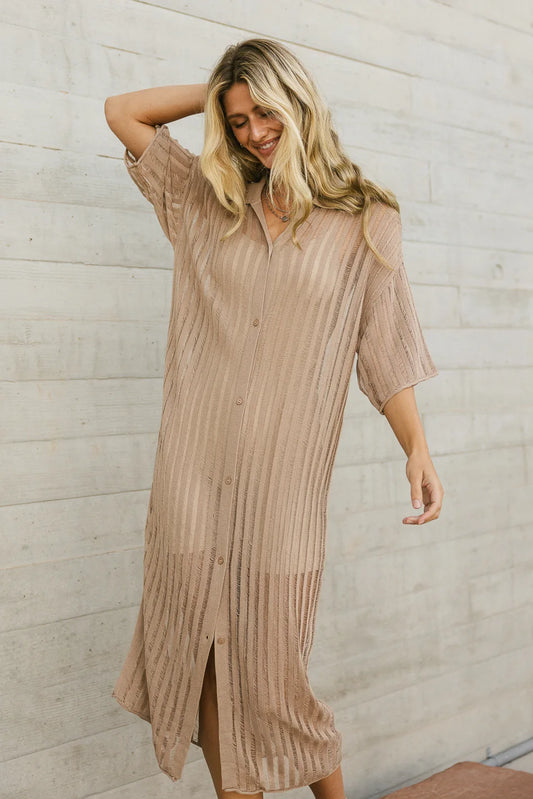Button up dress in nude 