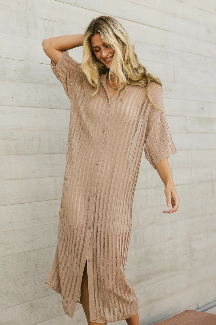 Button up dress in nude 