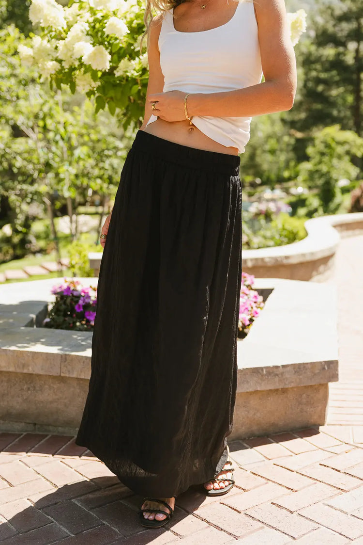 Elastic waist skirt in black 