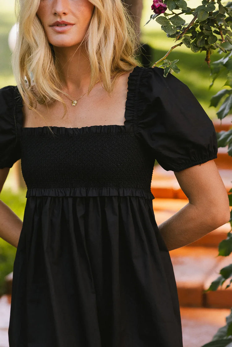 Short sleeves dress in black 