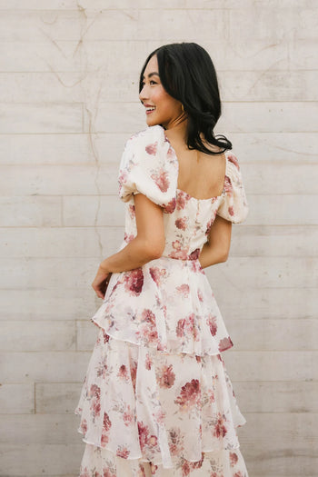 Puff sleeves dress in cream 