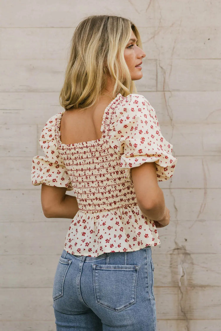 Puff sleeves top in red 