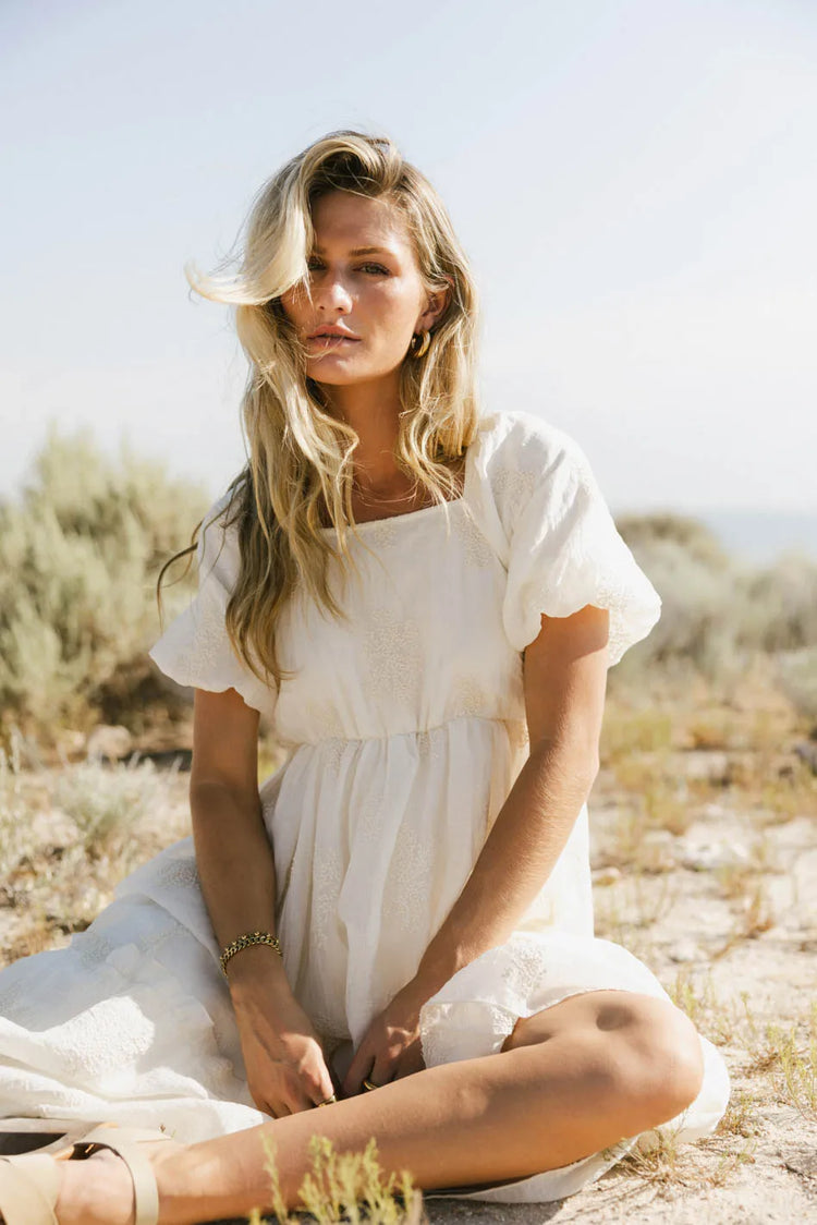 Puff sleeves dress in cream 