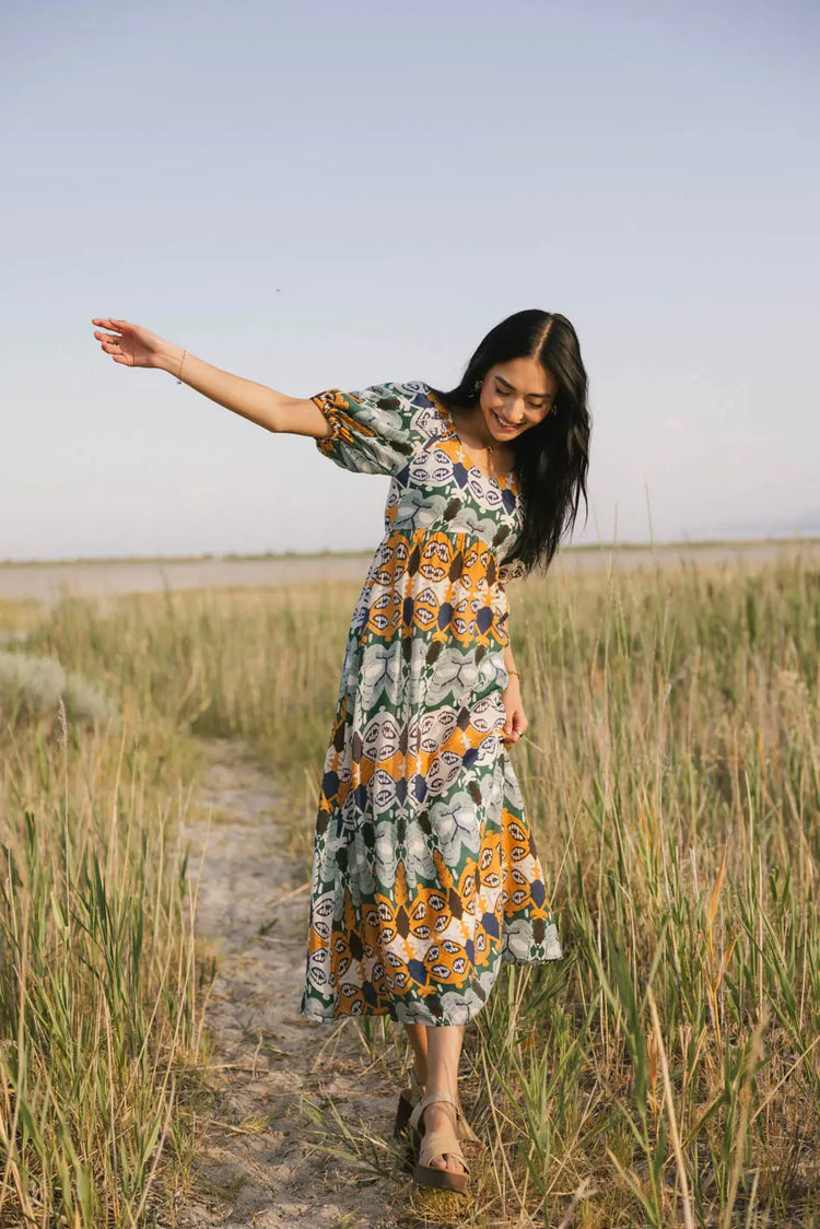 Short sleeves midi dress in multi color 