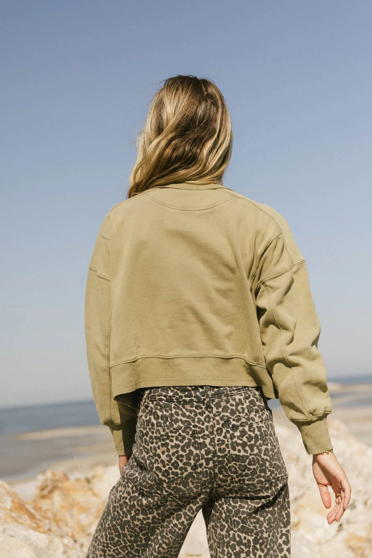 Plain color sweatshirt in olive 