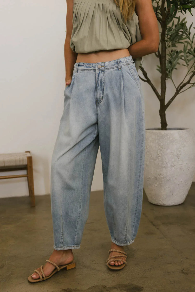 High rise pants in light wash 