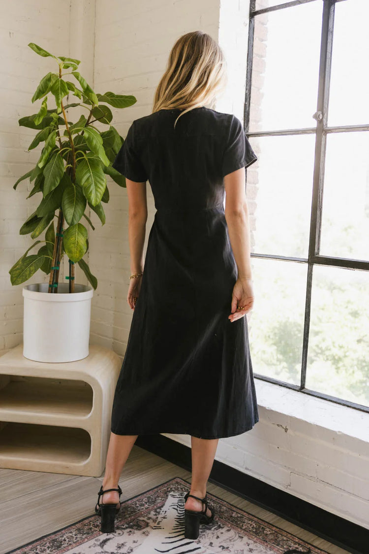 Plain color dress in black 