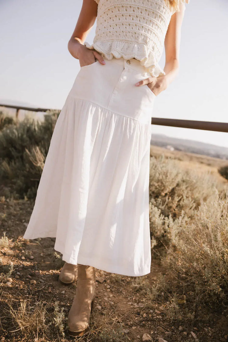 Two hand pockets skirt in white 