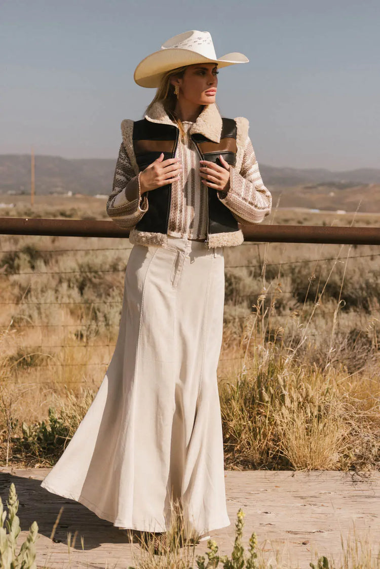 Maxi skirt in taupe 