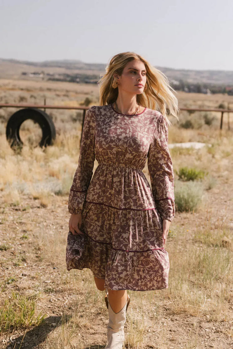 Round neck dress in mauve 