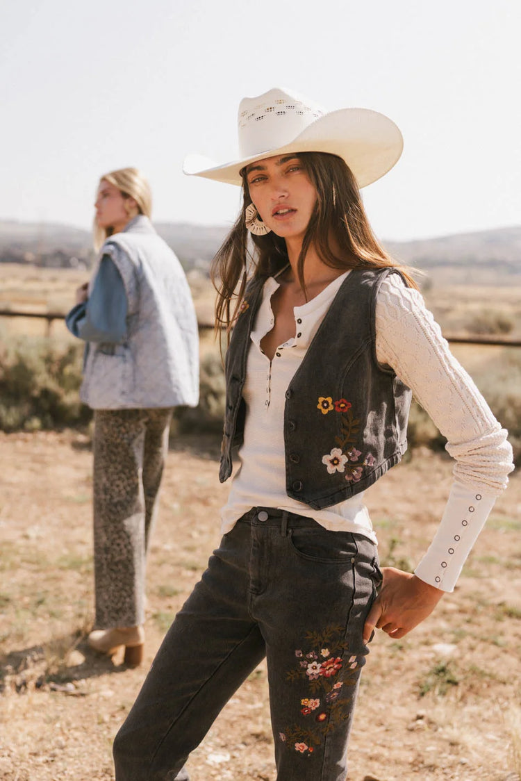 Embroidered vest 