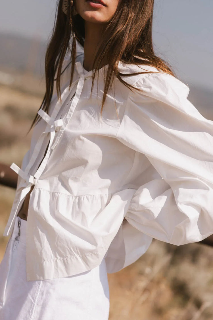 Long sleeves blouse in white 