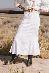 Woven linen skirt in white color 