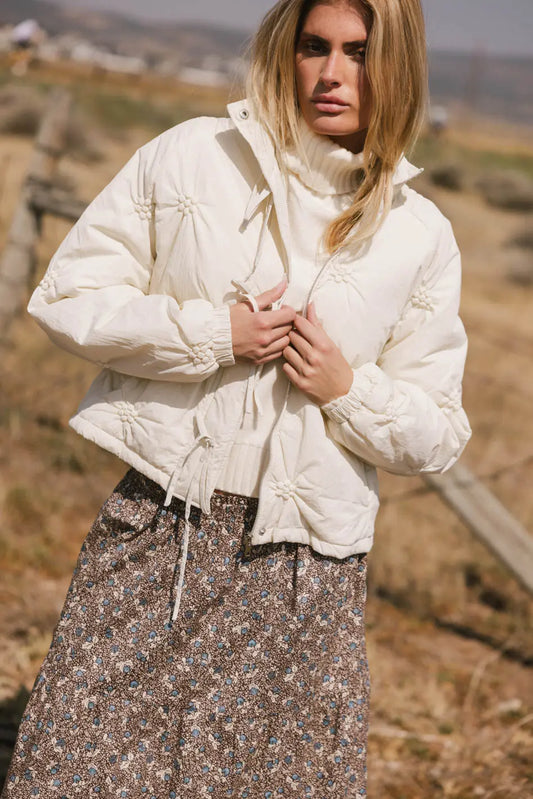 Puffy jacket in cream 