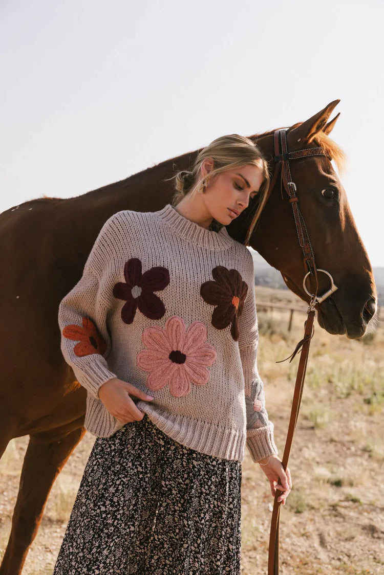 Embroidered flowers sweater 