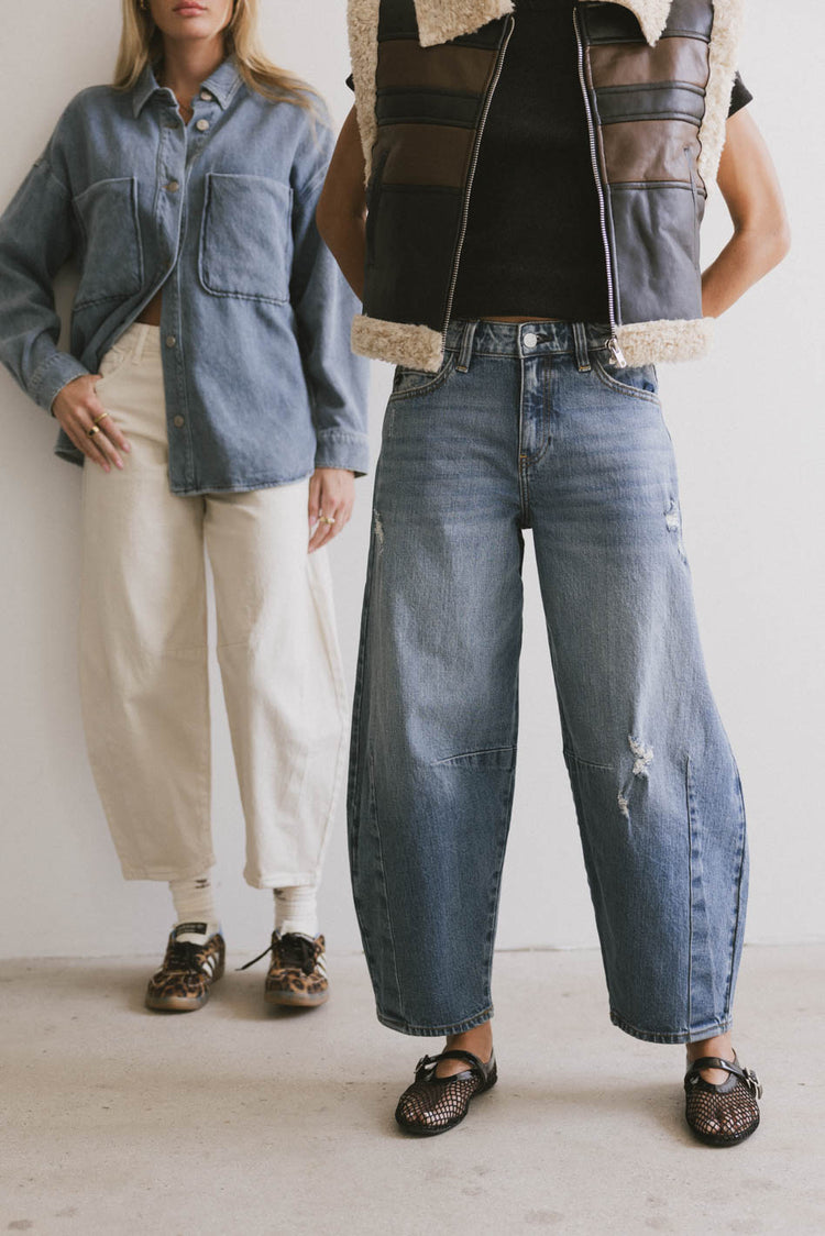 barrel denim jeans in medium wash and ivory