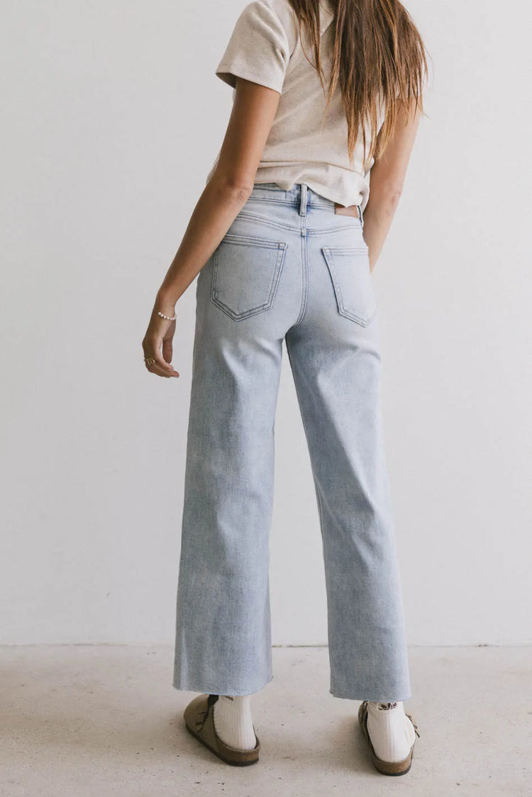 Two back pockets denim pants 