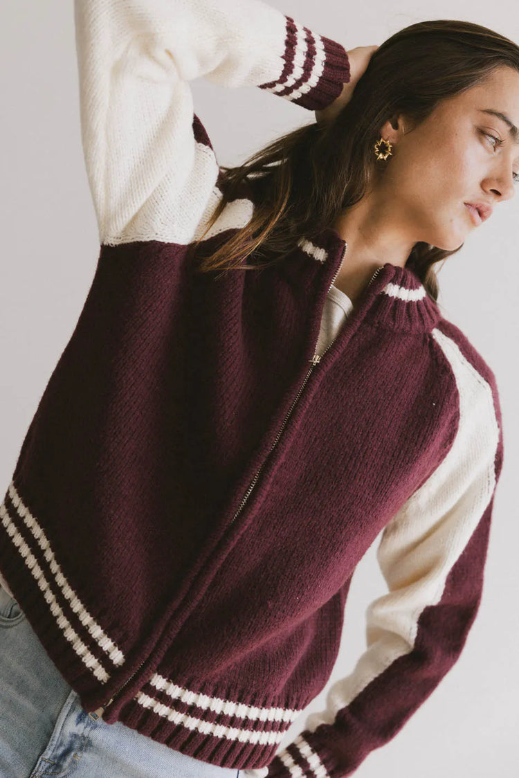 Block color sweater in wine 