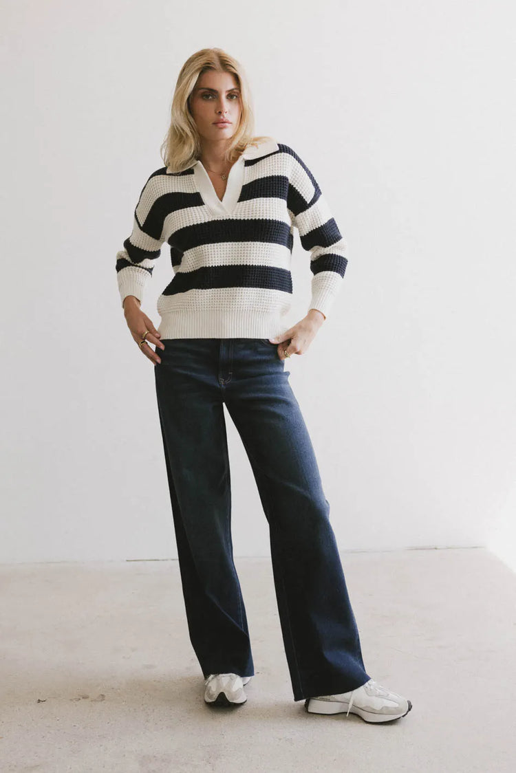 Ribbed hem sweater in navy 