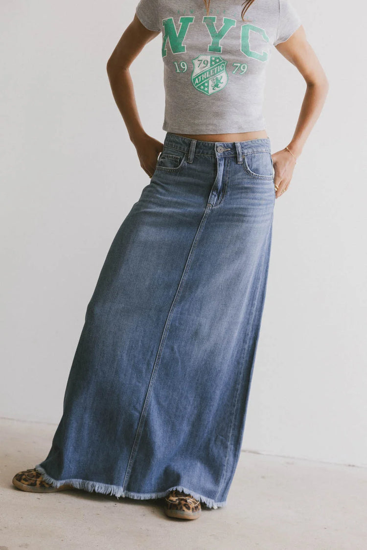 Two hand pockets maxi denim skirt 