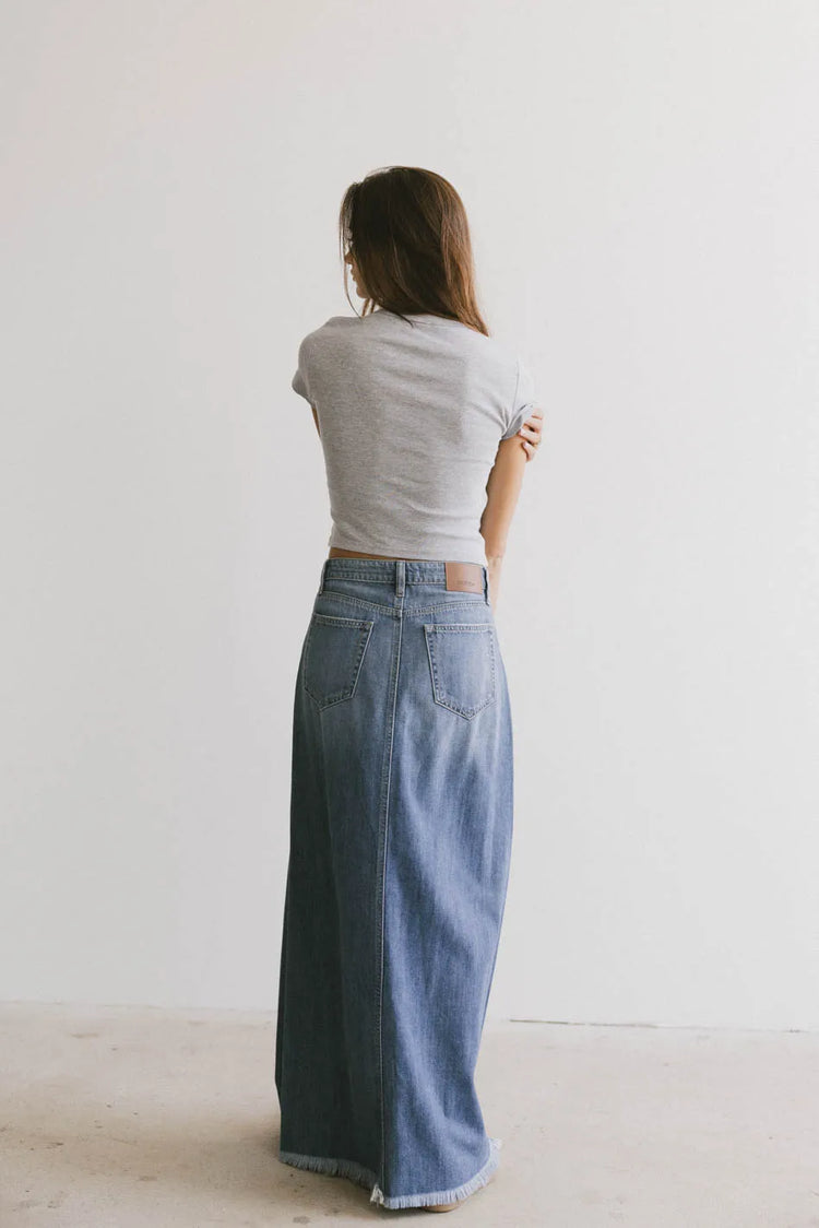 Two back pockets denim skirt 