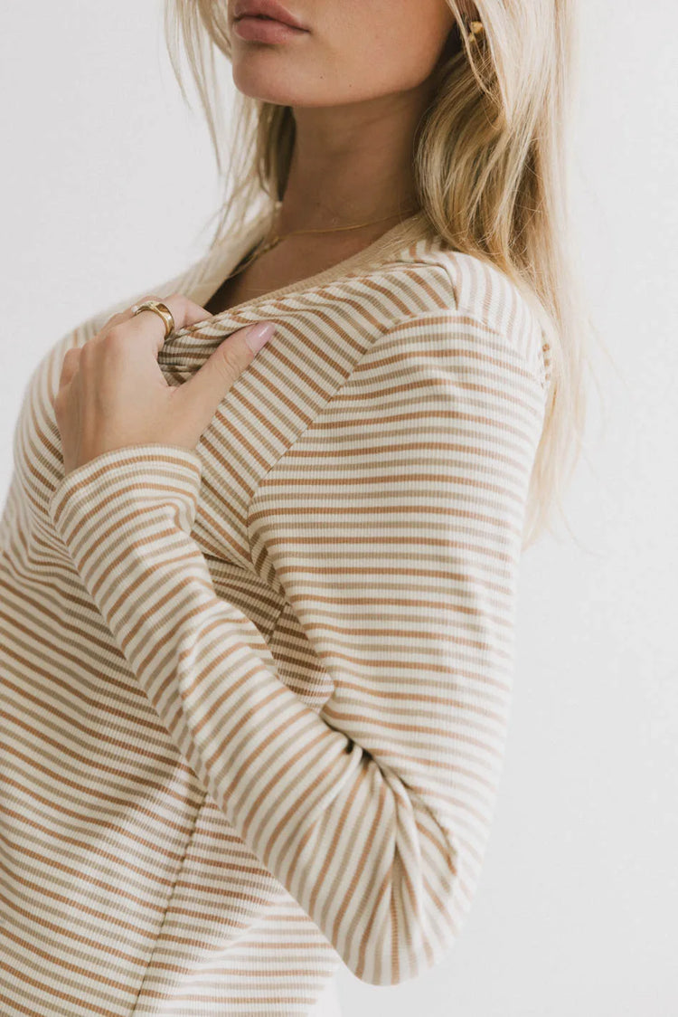 Round neck top in cream