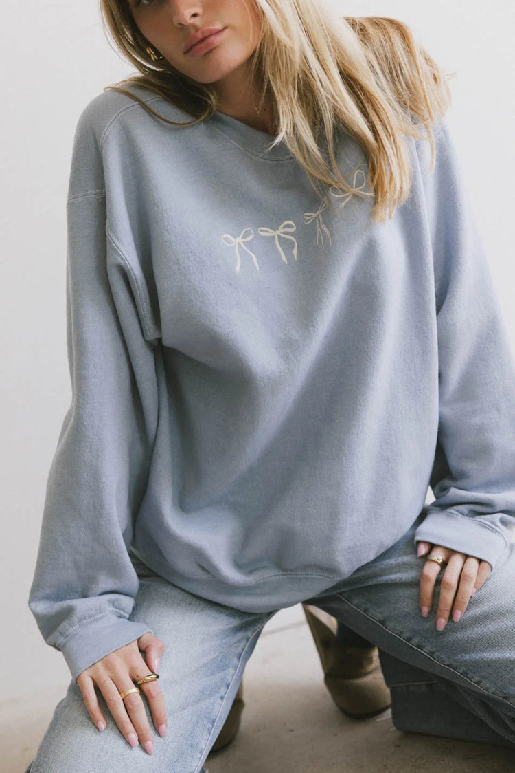 Round neck sweatshirt in blue 