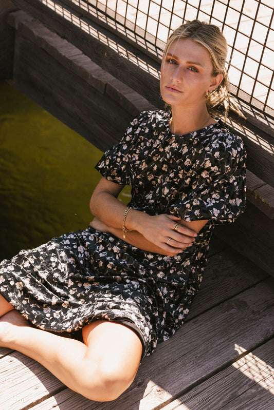 short sleeve velvet floral dress in black