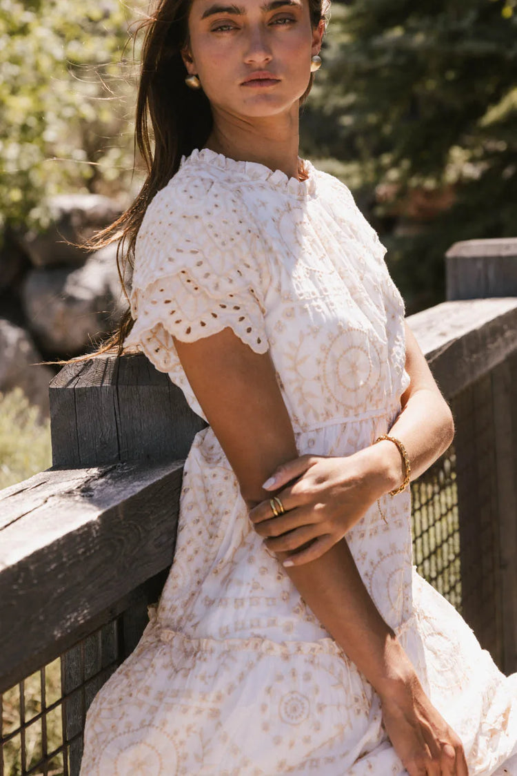 Short sleeves dress in cream 