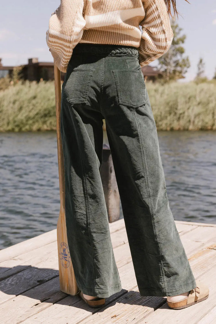 Two back pockets corduroy pants in teal 