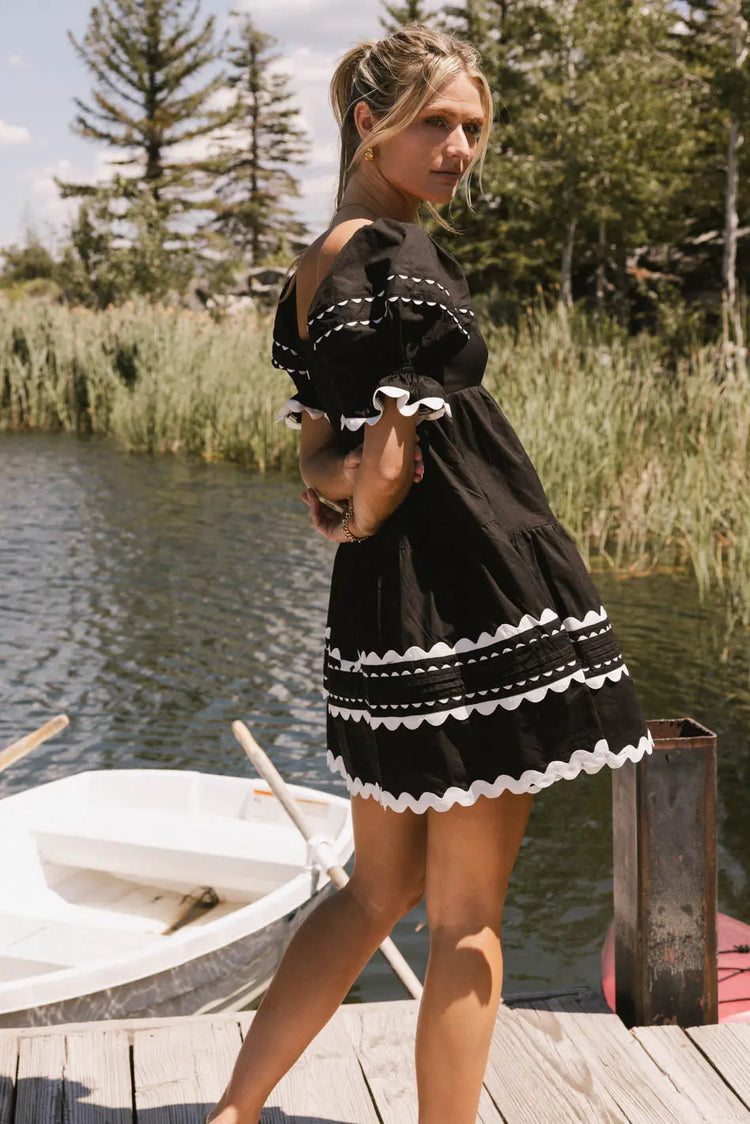 Puff sleeves dress in black 