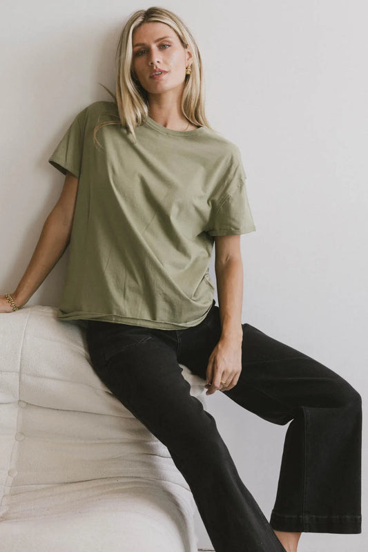 Basic tee in olive 