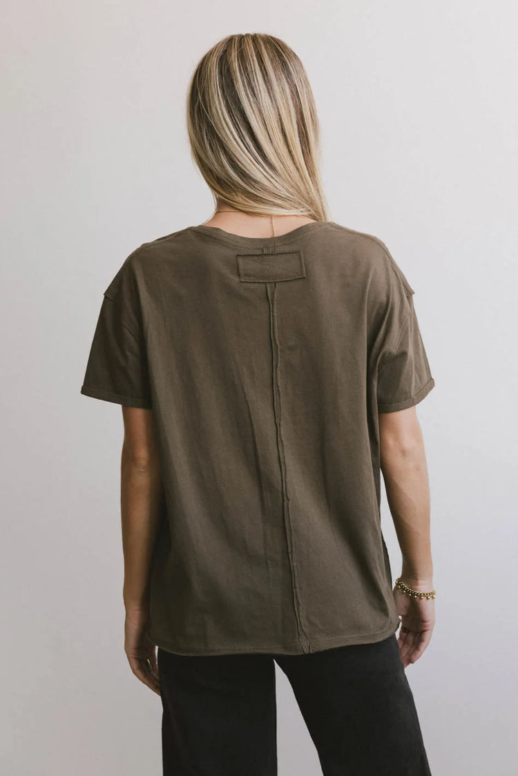 Plain color tee in dark olive 