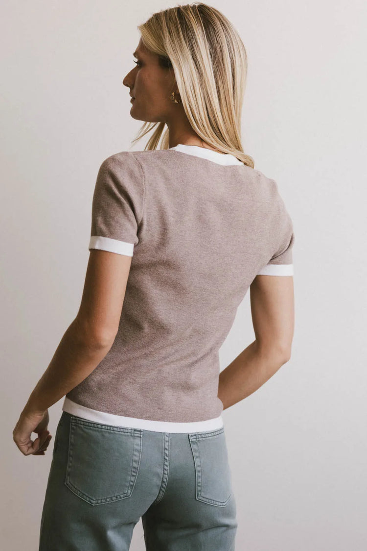 Basic top in taupe 