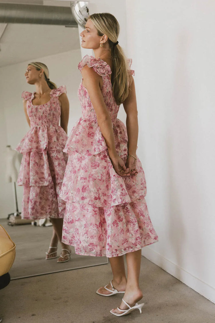 Tiered skirt dress in pink 