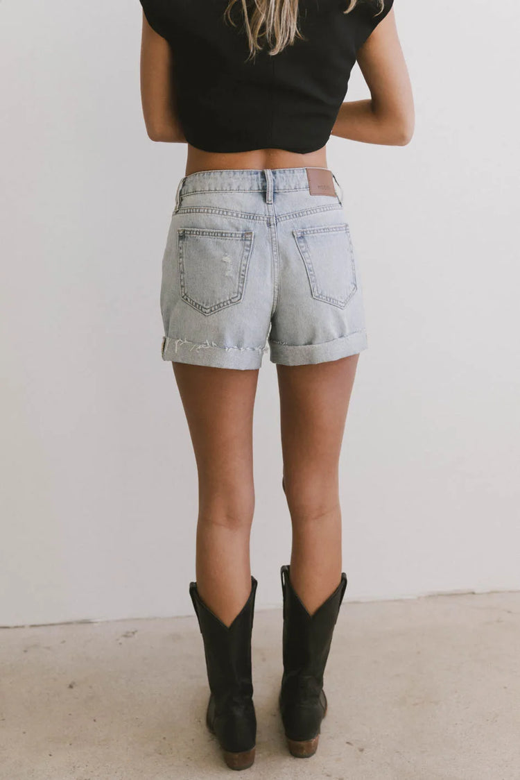 Two back pockets denim shorts in medium wash 